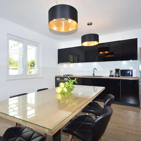 Ukic By Interhome דירה *