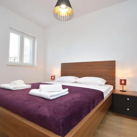 Ukic By Interhome דירה