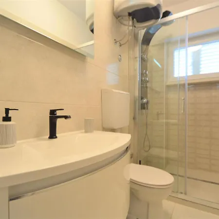 Ukic By Interhome דירה *