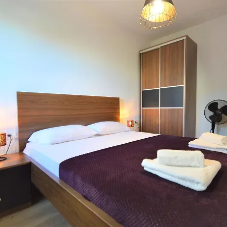 Ukic By Interhome *